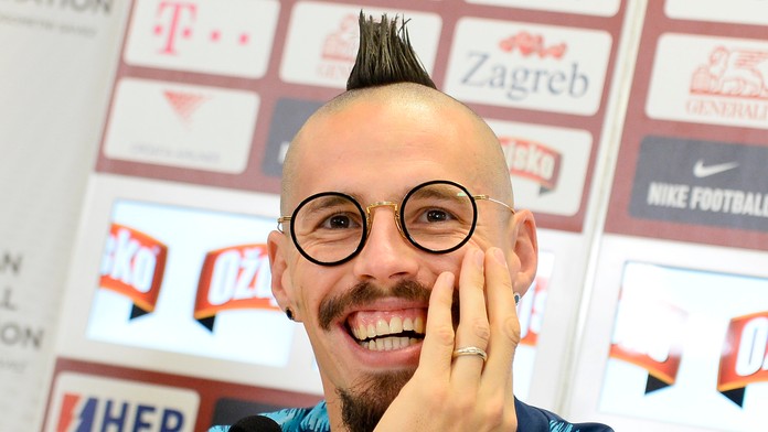 Hráči Dukly Trenčín v dresoch na podporu Medzinárodného dňa nevidiacich proti Banskej Bystrici.