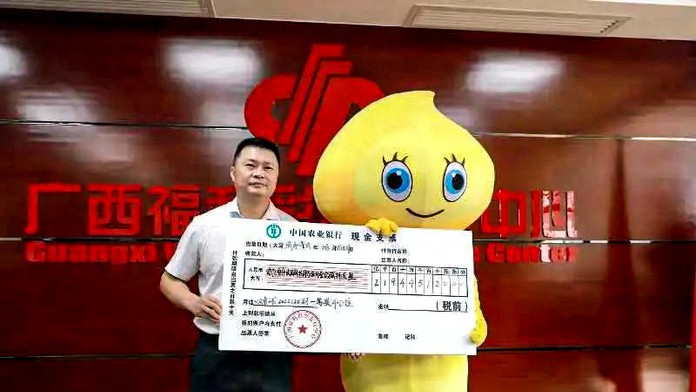 Muž vyhral v lotérii milióny, už by nemusel pracovať. Rodine to zatajil a povedal aj dôvod