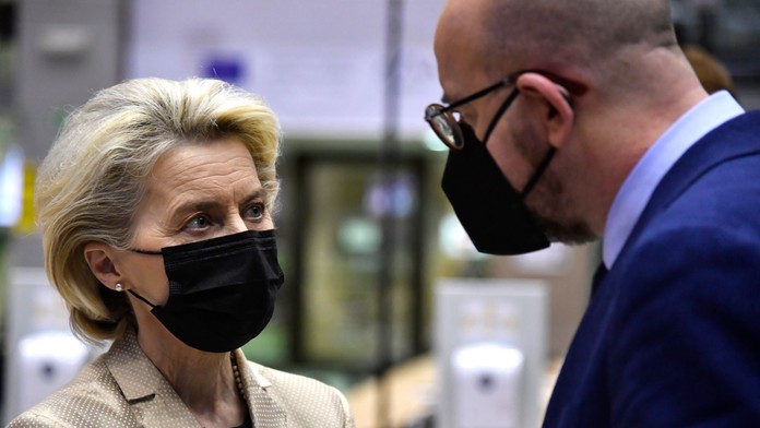 Šéfka Európskej komisie Ursula von der Leyenová a predseda Európskej rady Charles Michel.