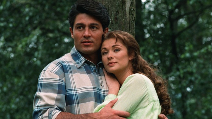 Esmeralda - José Armando (Fernando Colunga) a Esmeralda (Leticia Calderón)