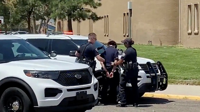 Zadržaný 13-ročný chlapec, ktorý zastrelil svojho spolužiaka.