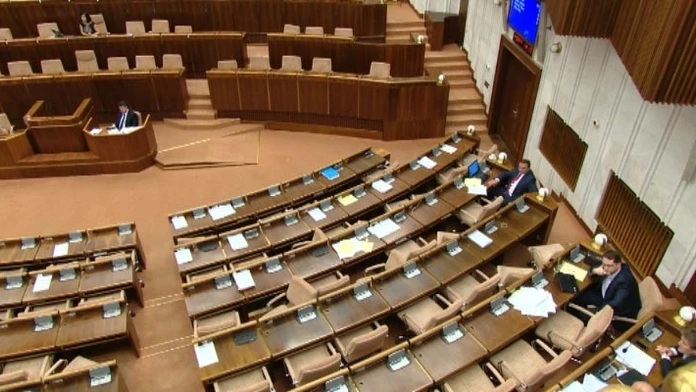 Čižnára počúvali najmä prázdne stoličky.