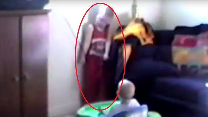 Chlapec sa takmer obesil