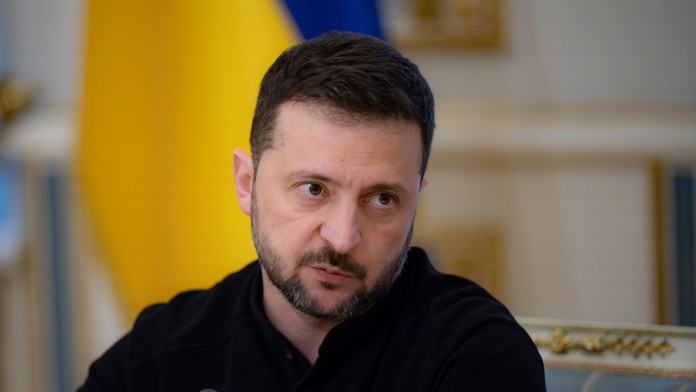 Ukrajinský prezident Volodymyr Zelenskyj odpovedá na otázky ukrajinských novinárov v Kyjeve.