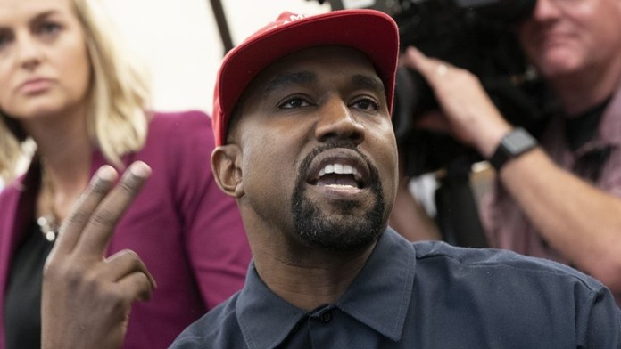 Na snímke kontroverzný raper Kanye West.