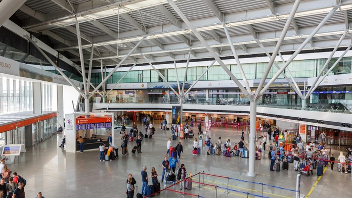 Chaos na letiskách uprostred dovolenkovej sezóny. Výpadok systému ochromil lety v Poľsku