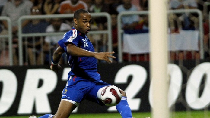 Od narodenia trpel depresiami, rok nevidel vlastné deti. Legenda Arsenalu sa až teraz cíti ako človek