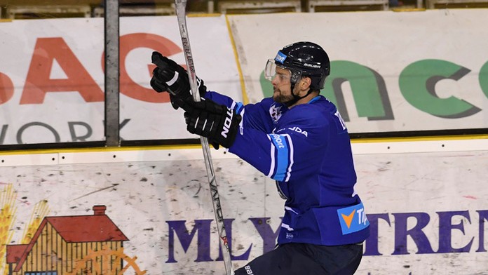 Marek Zagrapan oslavuje gól.