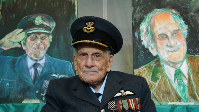 Koniec jednej éry. Vo veku 105 rokov zomrel posledný pilot z bitky o Britániu