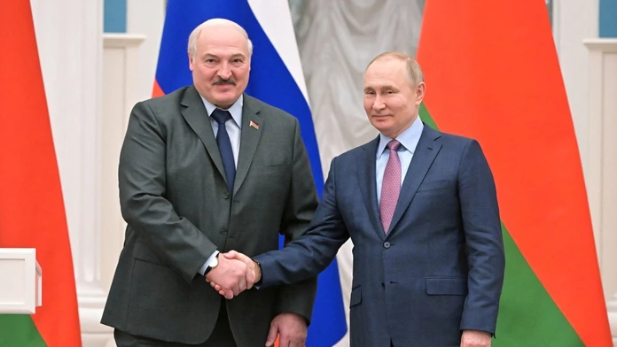 EXPERT: Voľby v Bielorusku nič nezmenia. Putin ovláda krajinu, Lukašenka má len na veci, na ktoré sa sám neodváži