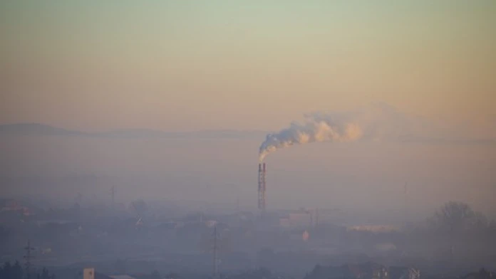 Čo robí smog s naším mozgom? Vedci prišli so šokujúcim zistením o Alzheimerovej chorobe