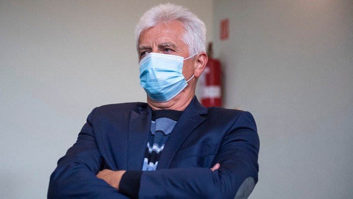 Tínedžer sa prebudil z kómy po 11-stich mesiacoch. O pandémii nemá ani tušenia