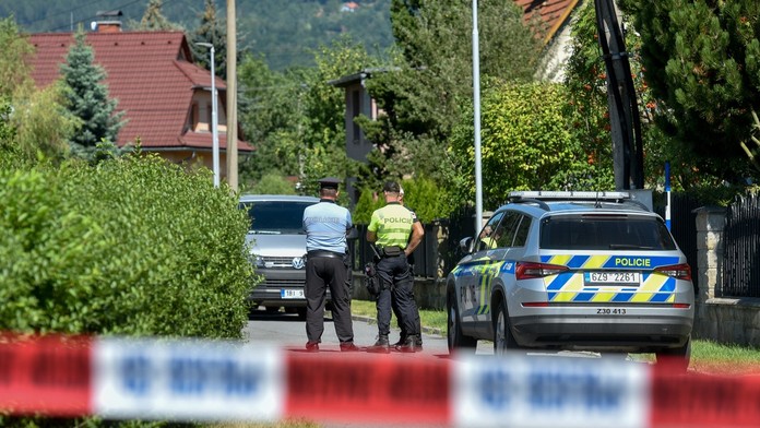 Rodinná tragédia v Rožnove: Český denník zverejnil možný motív trojnásobnej vraždy