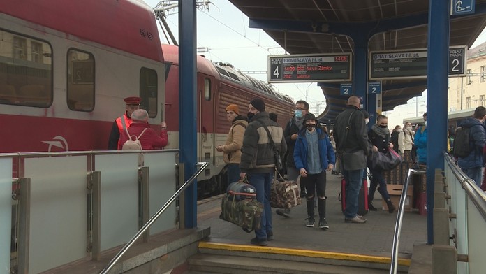 Od piatka vstupuje do platnosti kontrola OTP vo vlakoch a autobusoch. Takéto sú podmienky
