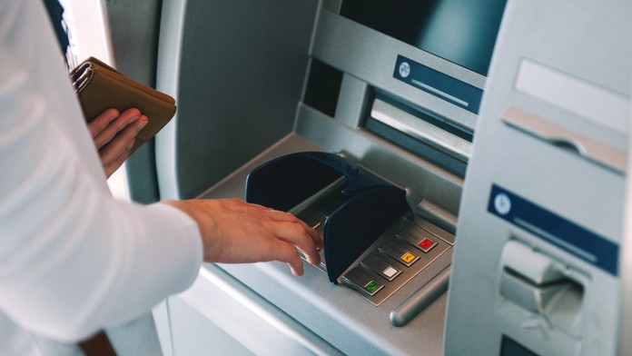 Jedna z bánk plánuje cez víkend odstávku. Viacero služieb nebude fungovať niekoľko hodín