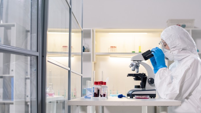 Štúdia odhalila hrozivé následky covidu. Postihujú viacero orgánov