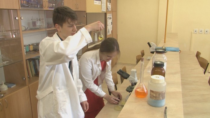 Prešovskí stredoškoláci vynašli unikátnu vec, ktorá pomôže miliónom ľudí