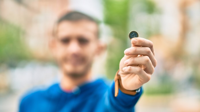 Dvanásťhodinový experiment odhalil pravdu. Ktorá strana mince padá častejšie?
