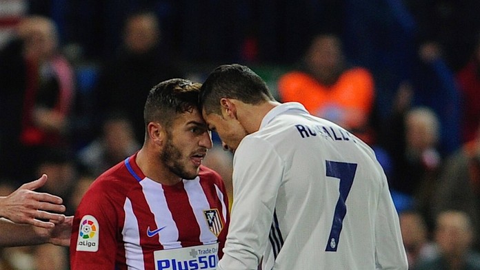 Cristiano Ronaldo a záložník klubu Atlético Koke sa pohádali počas zápasu 12. kola španielskej La ligy.