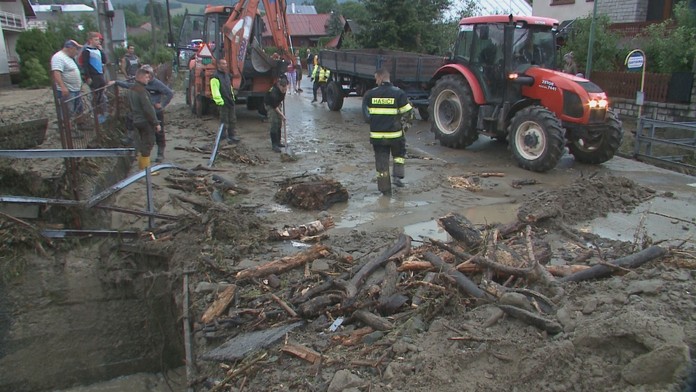 Záplavy v Lenartove.