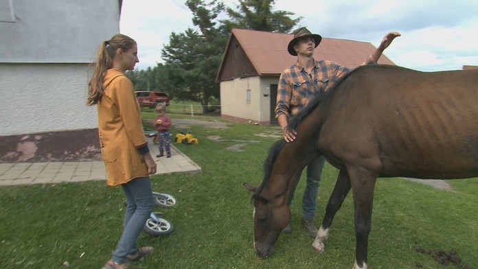 Katka a René, ktorí žijú na vlastnej farme.