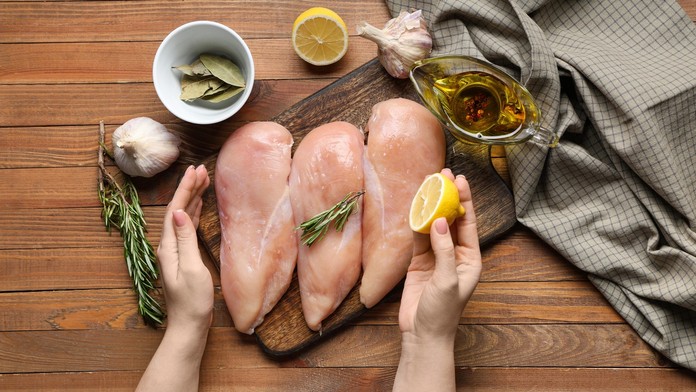 Udržateľné stravovanie: Vedci vypočítali, koľko mäsa týždenne môžeme zjesť. „Mäsožrútov“ zrejme výsledok prekvapí