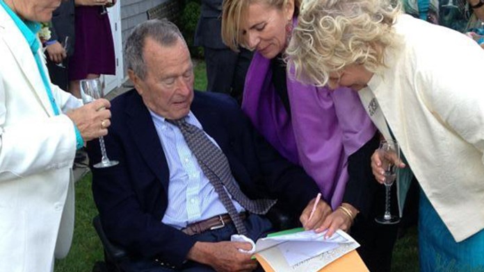 Bush svedčí homosexuálom - titl