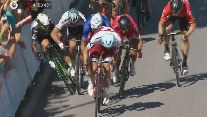 Peter Sagan sa dostal do kolízie s Markom Cavendishom.