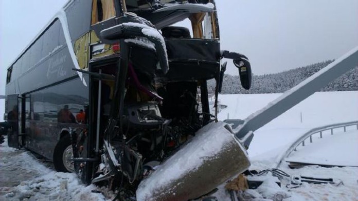 Autobus havarovany.jpg