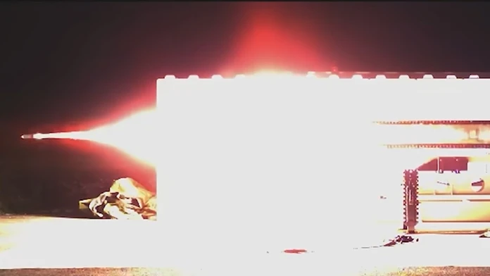 VIDEO: Prerazí najhrubší pancier aj bunkre. Európska zbraň budúcnosti prešla kľúčovým testom