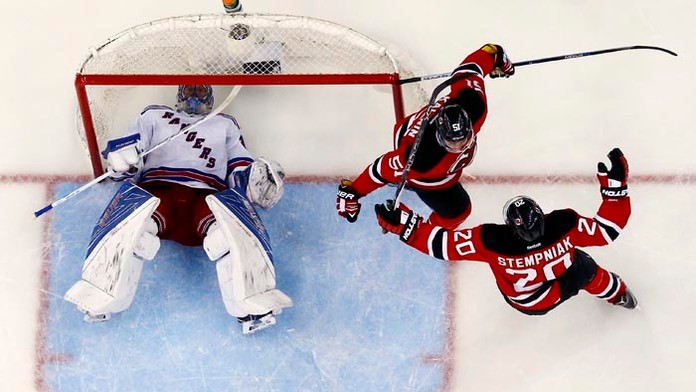 New York Rangers prehrali na ľade New Jersey Devils 2:5. 
