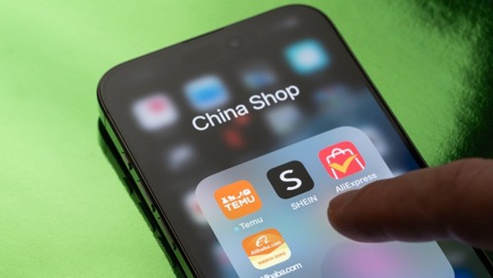 Čínske trhoviská ovládli európsky trh. Expert upozorňuje na veľké riziká pre deti