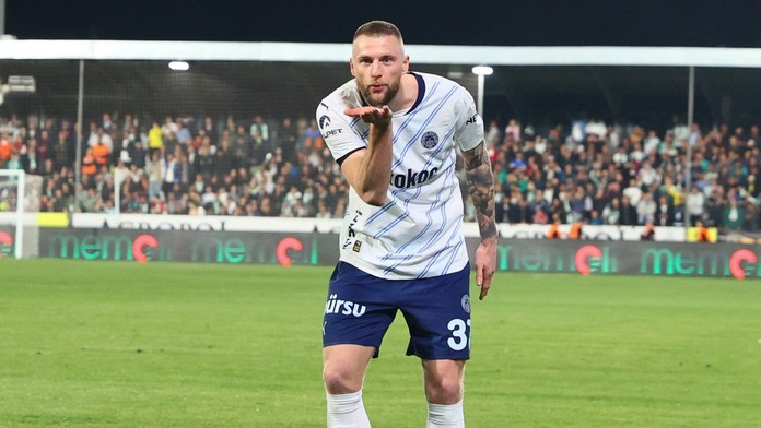 VIDEO: Škriniar ukázal svoje prednosti pri rohových kopoch. Presnou hlavičkou zaznamenal premiérový gól