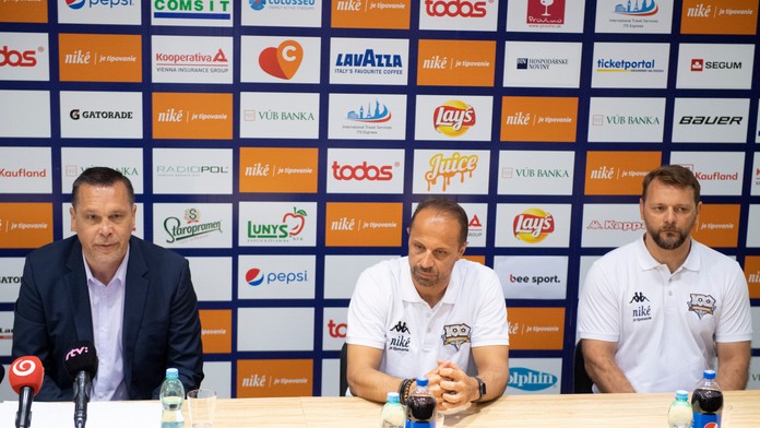 Slovan predstavil novú trénerskú dvojicu, zároveň oznámil príchod pätice hráčov