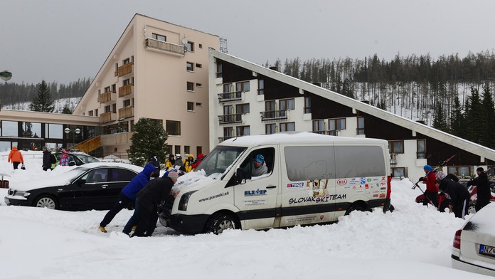 Christián Herc páli počas zápasu za Wolverhampton.