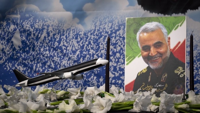 Marian Kočner prichádza do pojednávacej miestnosti v Pezinku.