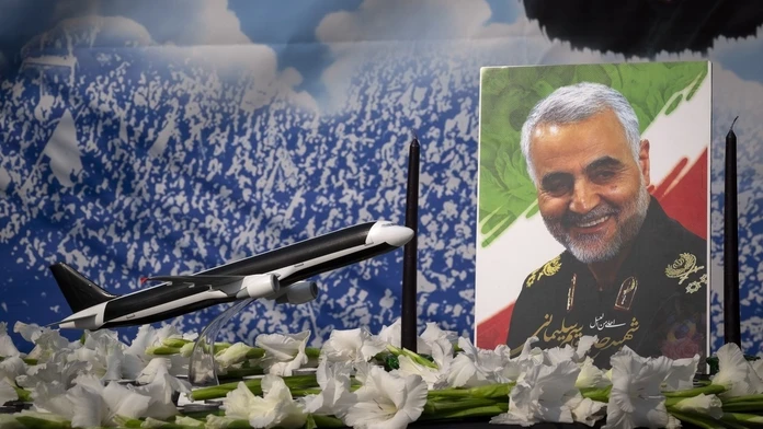 Marian Kočner prichádza do pojednávacej miestnosti v Pezinku.