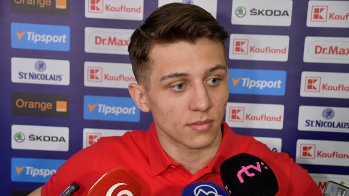 Útočník Dávid Buc na zraze hokejovej reprezentácie pred prípravnými zápasmi proti Nemecku.