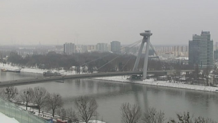 Sneh v Bratislave.jpg