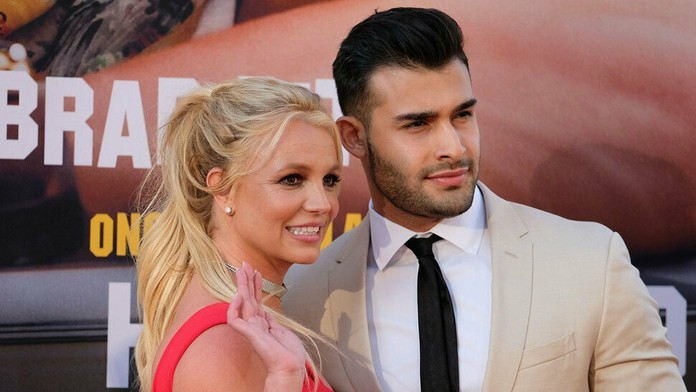 Majster čínskych bojových umení Róbert Mikula potlačil 26. mája 2002 v Košiciach električku.