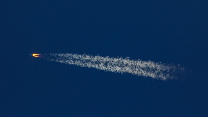 Trosky čínskej rakety, pre ktoré Španielsko zastavilo lety, nakoniec dopadli do Tichého oceánu