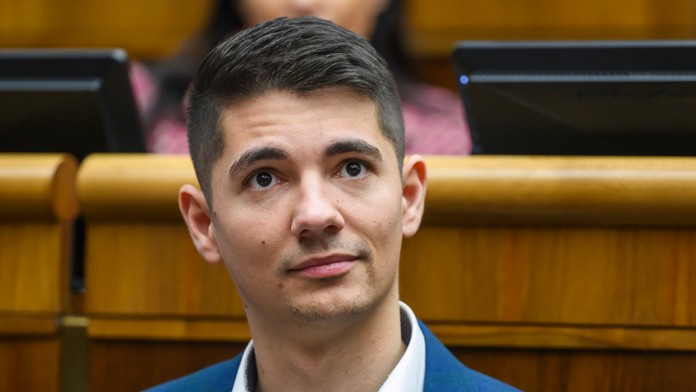 Voľby poštou zo zahraničia končia. Kaliňák potvrdil to, o čom sa doteraz šepkalo