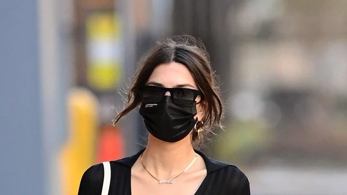 Emily Ratajkowski 