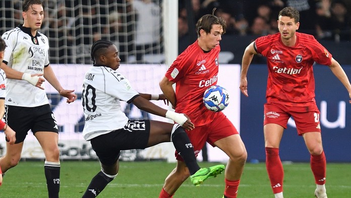 Nedávno dostal pozvánku do českej reprezentácie. Syn legendárneho Buffona absolvoval profesionálny debut