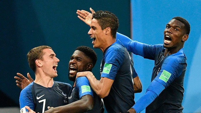 Francúzi sa tešia po góle Samuela Umtitiho.