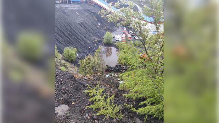 Tragédia v Rusku: Autobus plný ľudí sa zrútil do rokliny, hlásia najmenej 13 obetí