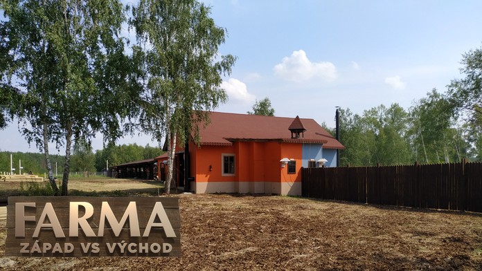 Zľava generálny riaditeľ ZSSK Filip Hlubocký, generálny riaditeľ ŽSR Juraj Tkáč a prezidentka Zuzana Čaputová .