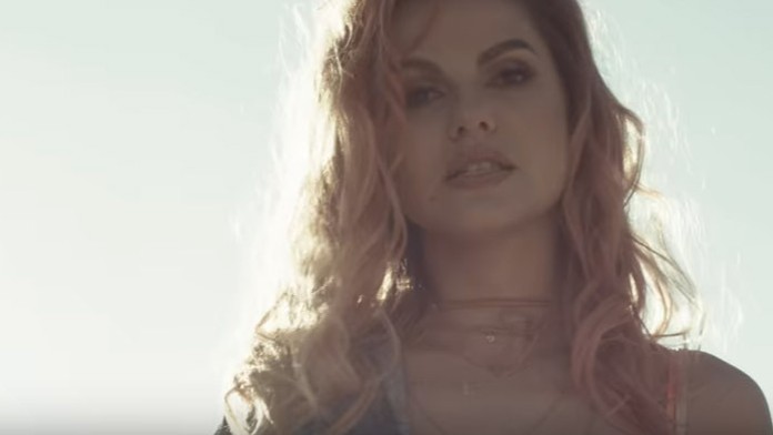 Lina Mayer v novom klipe: Toto bude najlepší hit tohto leta