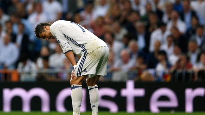 Sklamaný Cristiano Ronaldo z Realu v odvete štvrťfinále LM proti Bayernu.