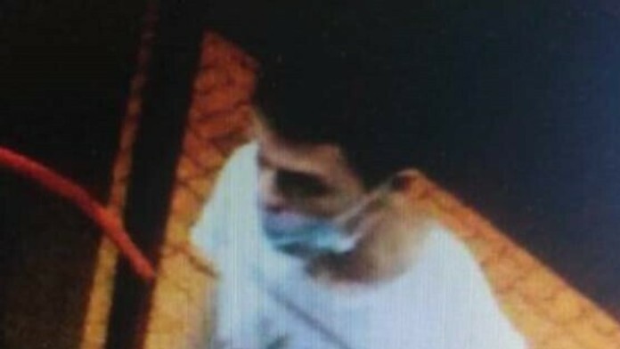 Dezinfekcia šatne novozámockých hokejistov.